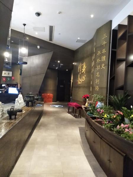 蘇州書香世家酒店具有文化特色。標(biāo)識廠家一站式定制--【巨匠標(biāo)識】