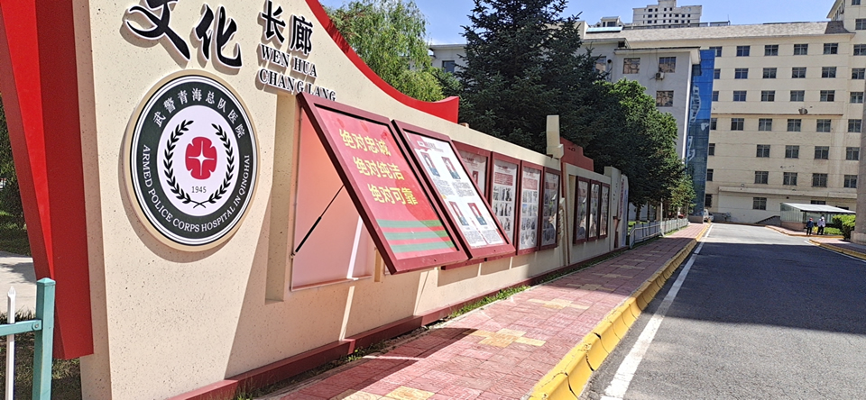 上墻宣傳欄框架設計有哪些風格特點？——【巨匠標識，標識制作廠家】
